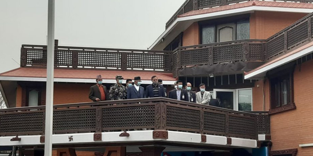 आजबाट एमाले मुख्यालय थापाथलीमा